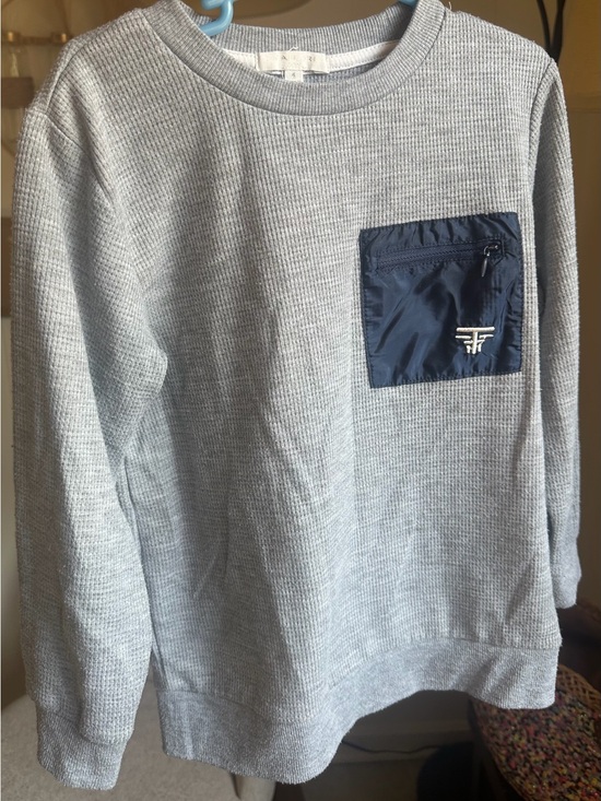 Tahari Other - Kids Light Gray Waffle Knit Sweater with Navy Chest Pocket
